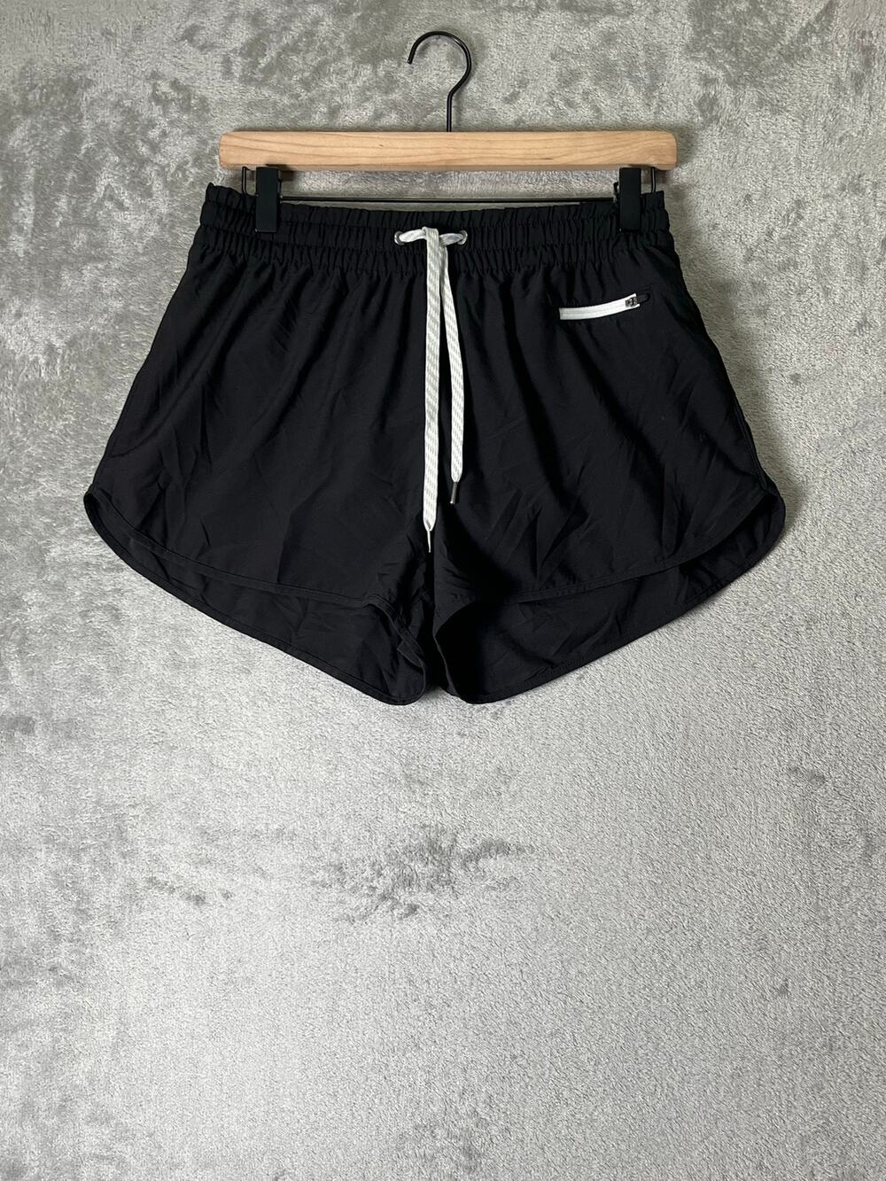 Vuori Clementine Short Black Athletic Running Shorts Elastic Drawstring Large